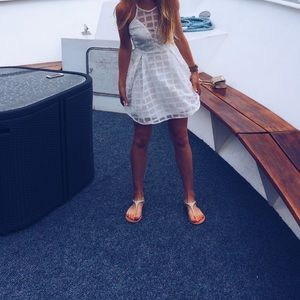 WHITE DRESS GORGEOUS